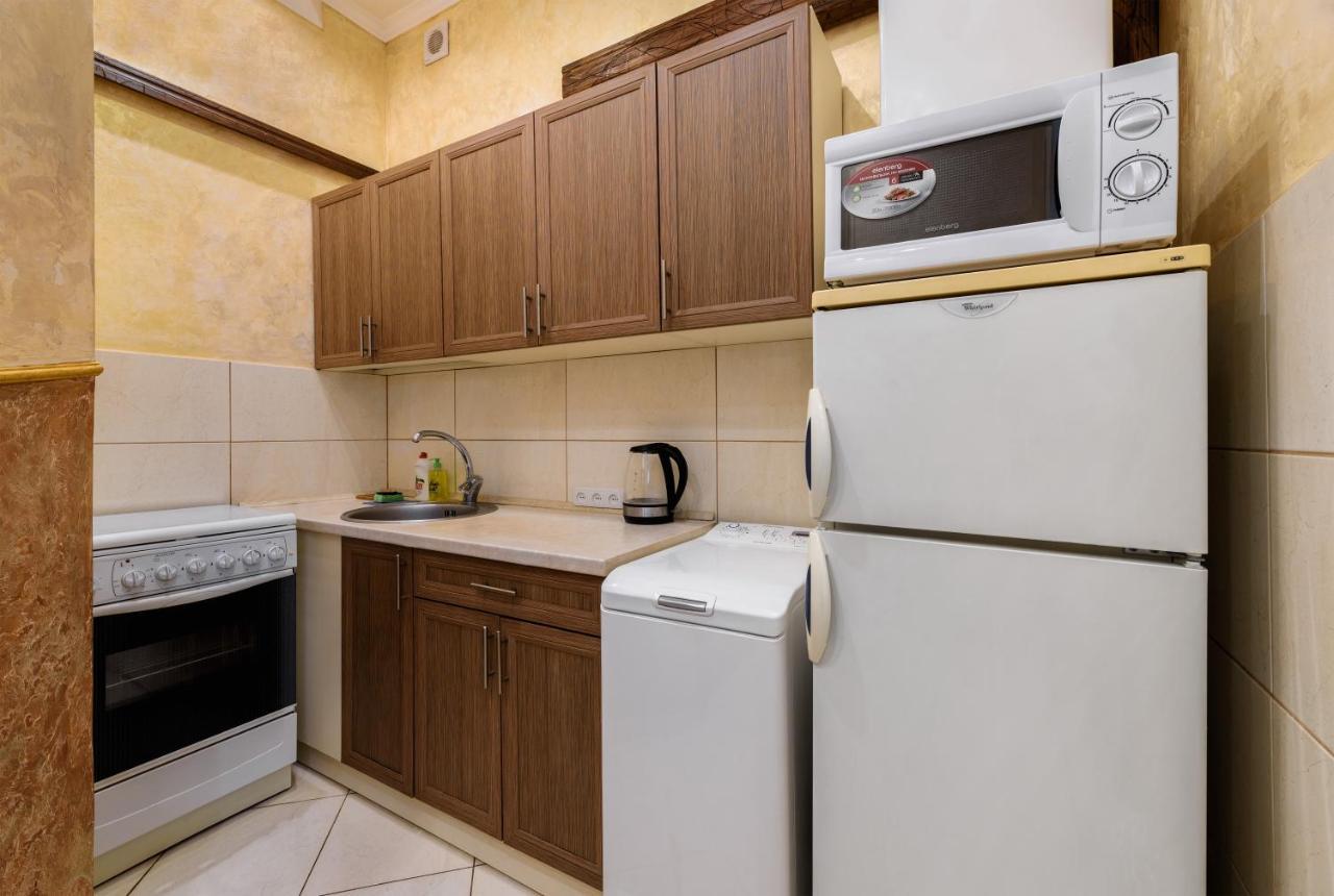 Apartamenty Polytehnichna Str. リヴィウ エクステリア 写真