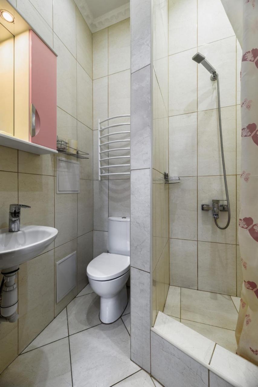 Apartamenty Polytehnichna Str. リヴィウ エクステリア 写真