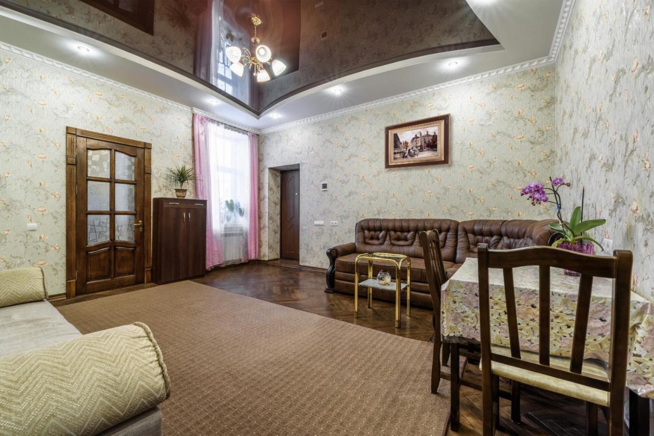 Apartamenty Polytehnichna Str. リヴィウ エクステリア 写真